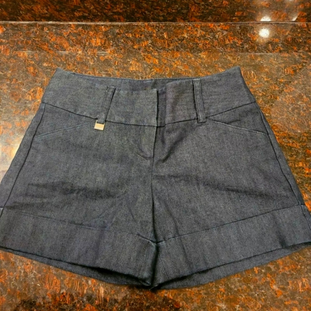 Express Design Studio Size 00 Denim Blue Shorts